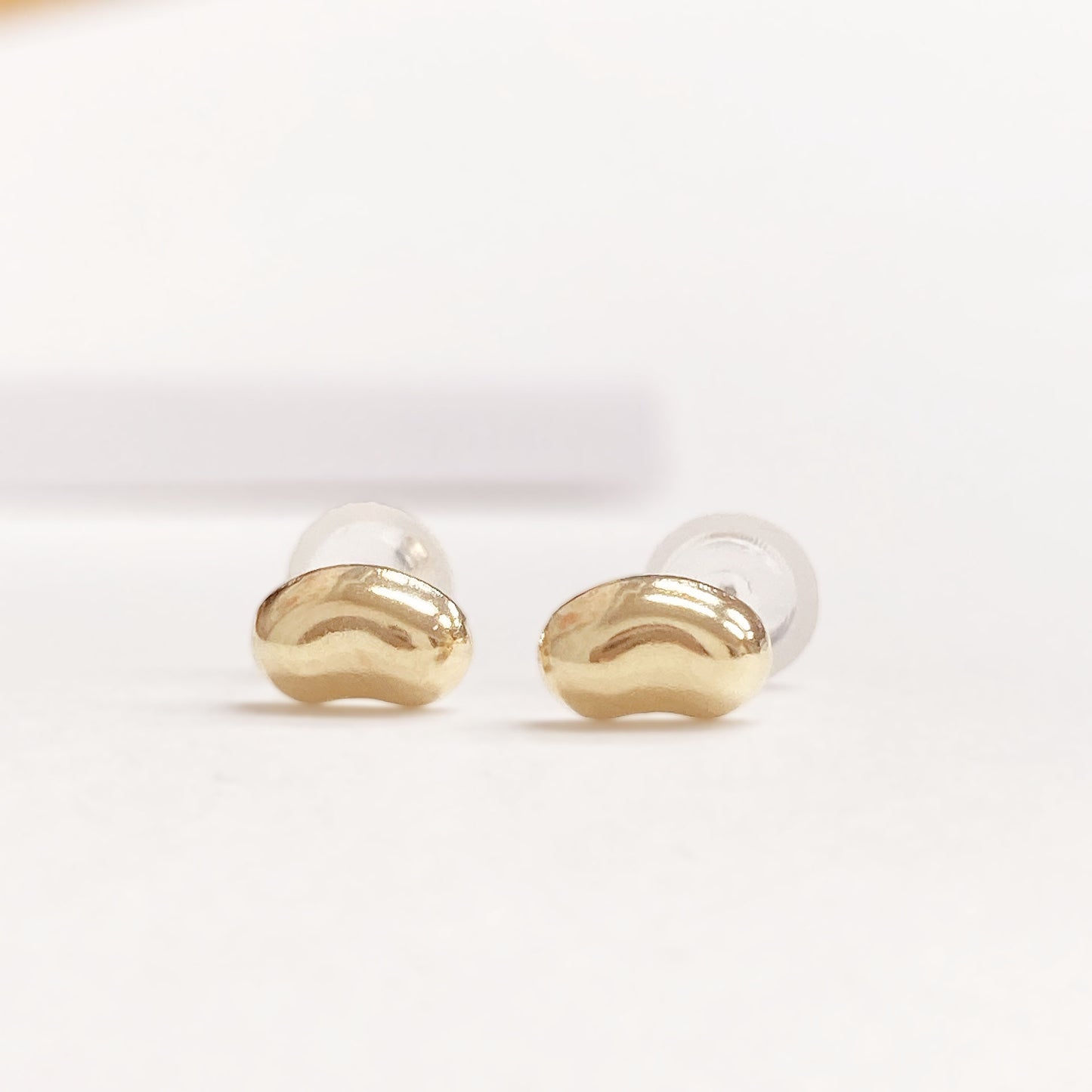 10K Yellow Gold Hana And Ruri Bean motif pierced earrings