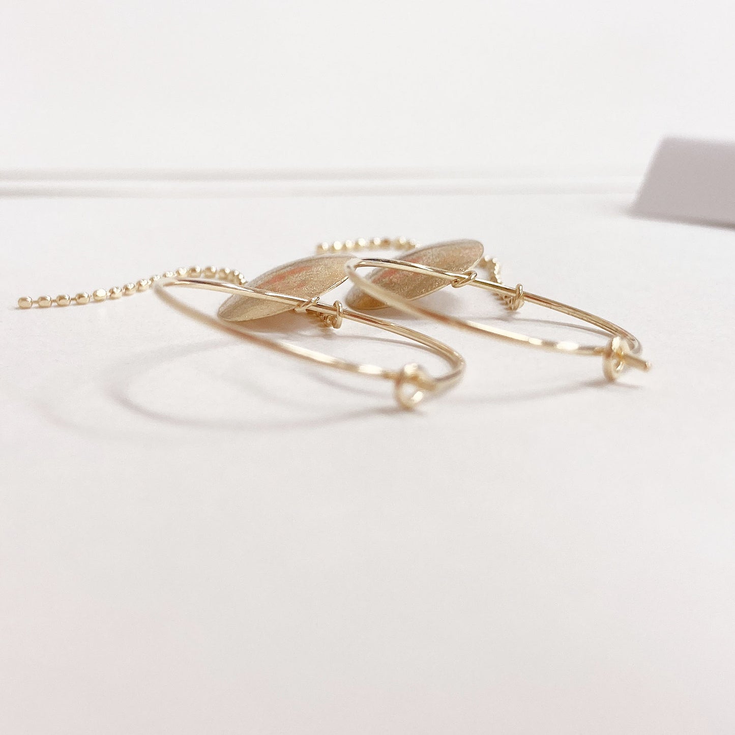 10K Yellow Gold Circle plate and chain charm pierced earrings