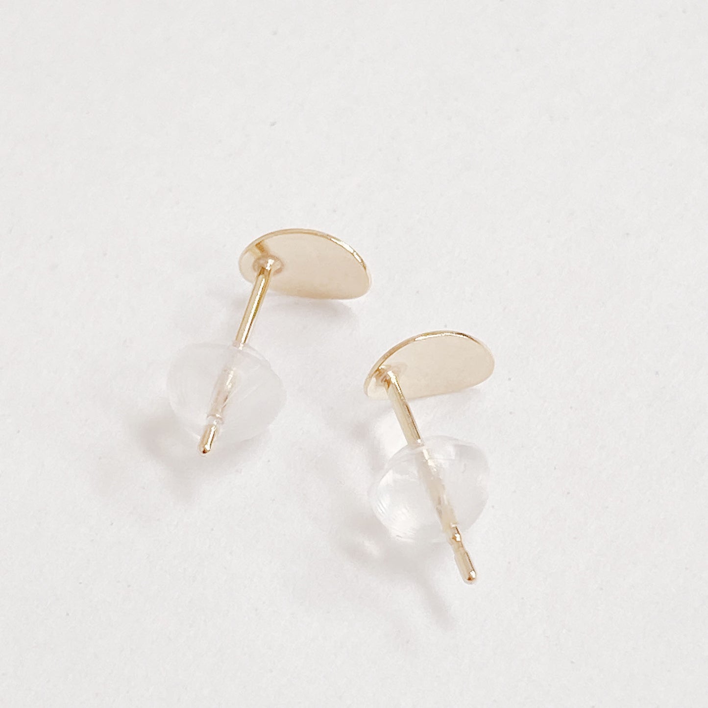 10K Yellow Gold Hana And Ruri Oval curved motif pierced earrings