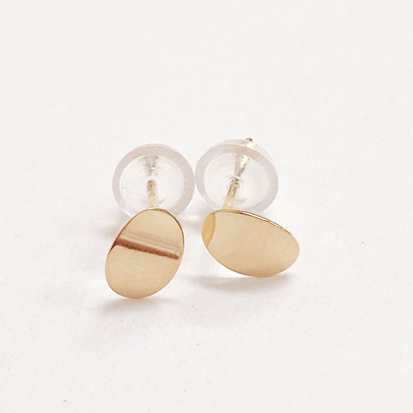 10K Yellow Gold Hana And Ruri Oval curved motif pierced earrings