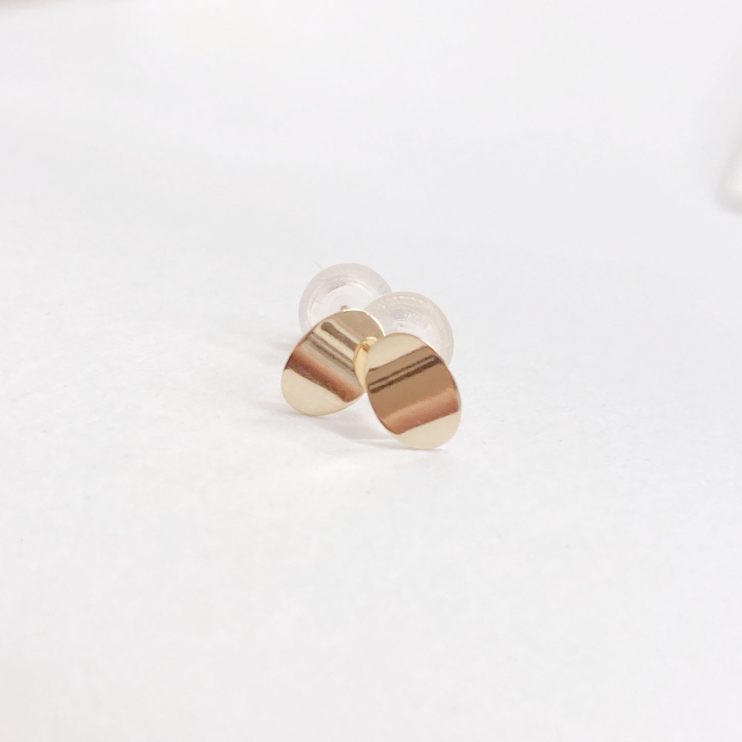 10K Yellow Gold Hana And Ruri Oval curved motif pierced earrings