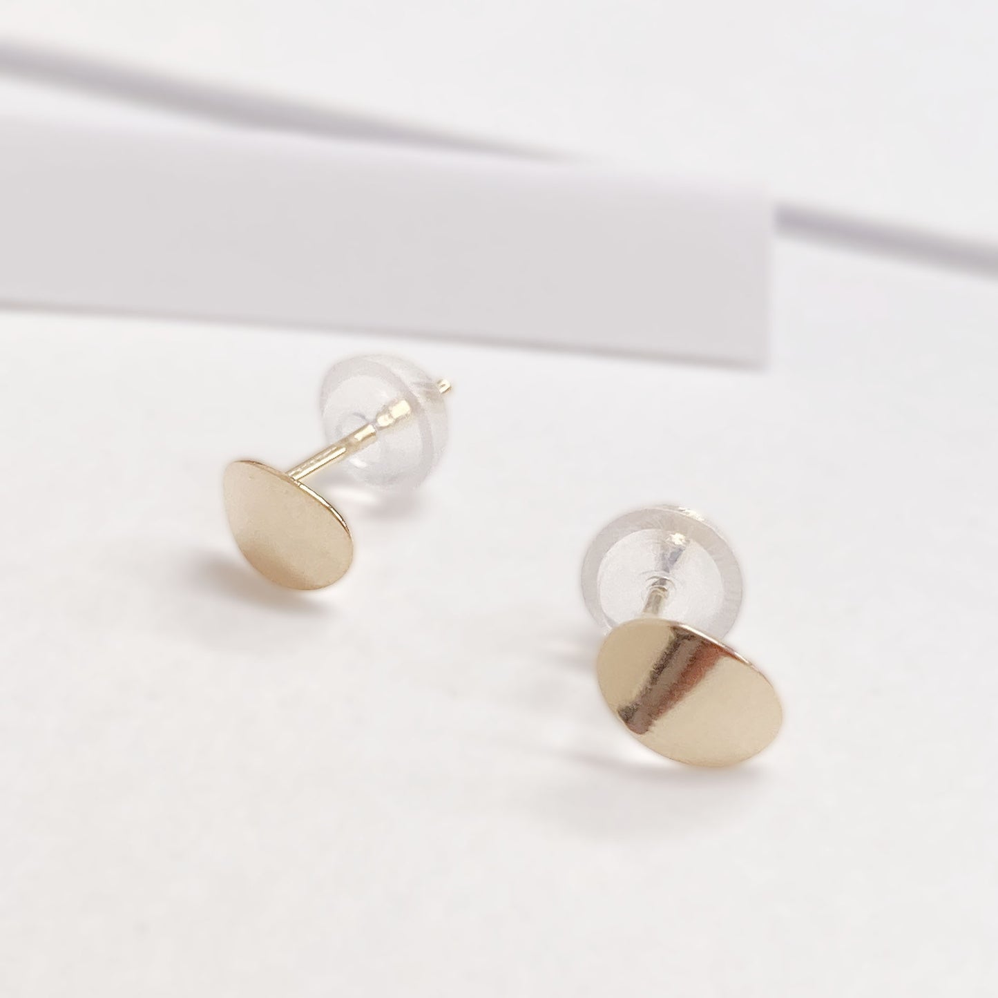 10K Yellow Gold Hana And Ruri Oval curved motif pierced earrings