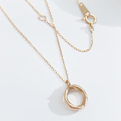 10K Yellow Gold Curved Circle pendant necklace 16 inch
